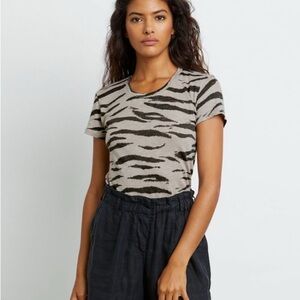 NWT New Rails The Fitted Crew Watercolor Tiger Stripe T-Shirt Tee Top Blouse XS